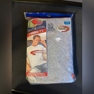 NWT fruit of the loom‘s 2 Ribbed T shirts Sz large ( set of 2)